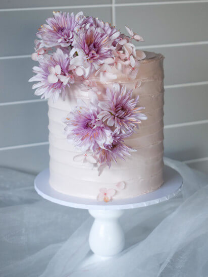Birthday Cake with fresh Flowers