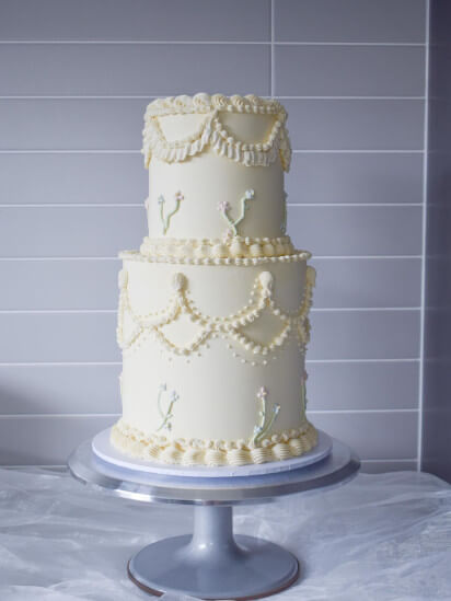 Two tiers Vintage Cake