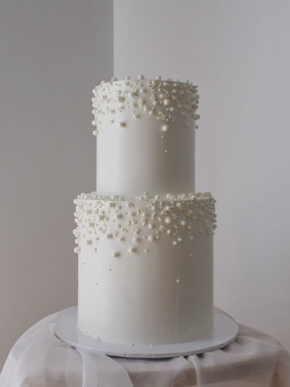 Wedding Cake with pearls