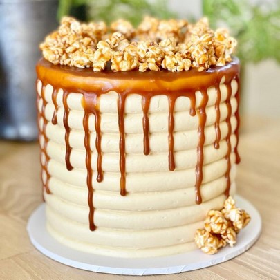 Caramel PopCorn Cake